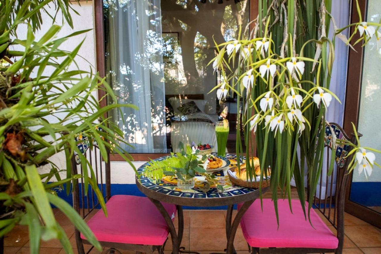 Meson De Leyendas Breakfast & Downtown Valle de Bravo Bagian luar foto