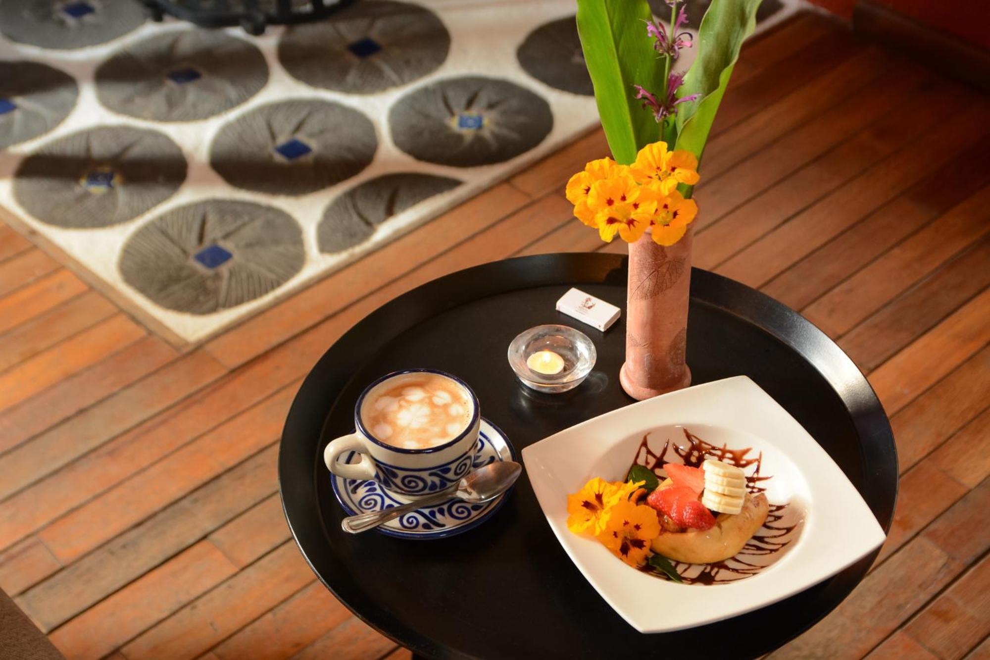 Meson De Leyendas Breakfast & Downtown Valle de Bravo Bagian luar foto