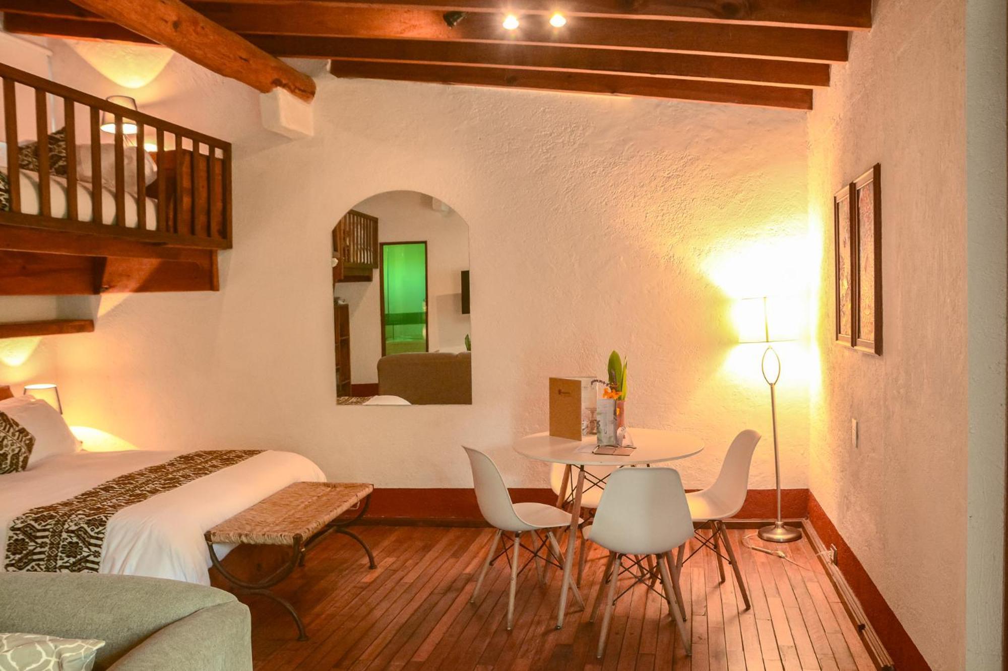 Meson De Leyendas Breakfast & Downtown Valle de Bravo Bagian luar foto
