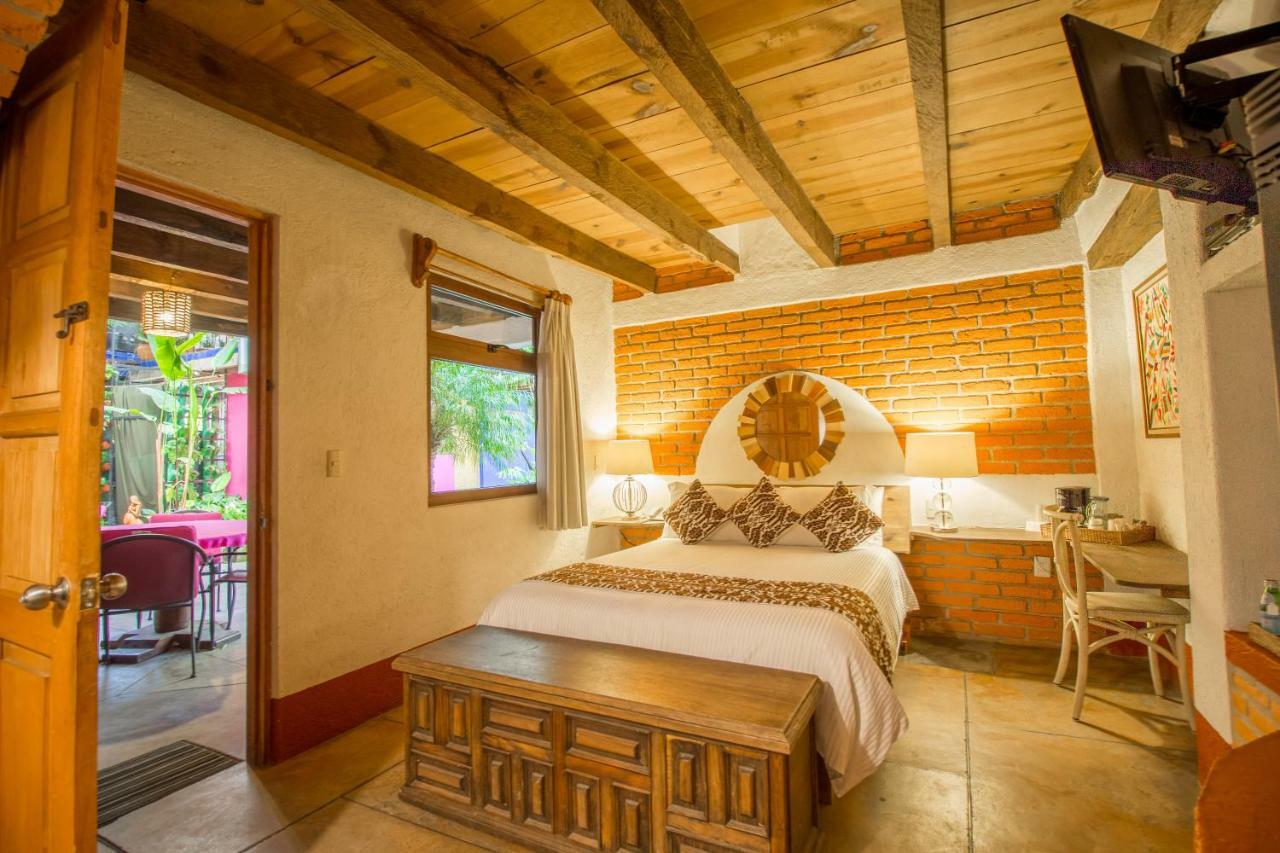 Meson De Leyendas Breakfast & Downtown Valle de Bravo Bagian luar foto